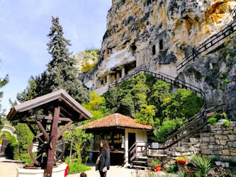 Excursión privada de un día al descubrimiento de la Bulgaria medieval desde Burachest